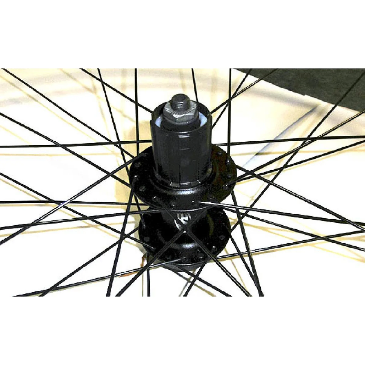 Greitveržlė galinei stebulei Mavic Bolt-On