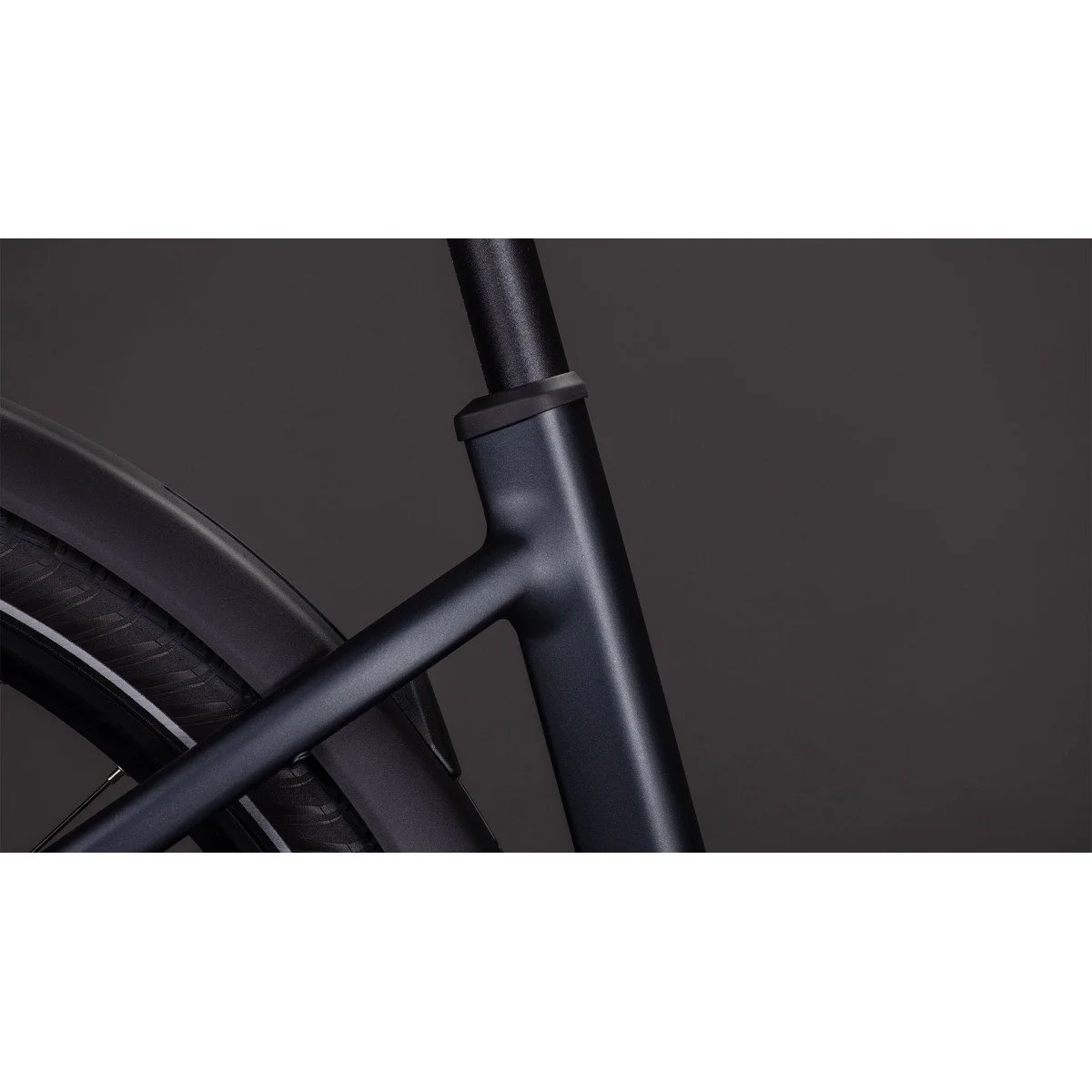 Cube Touring Hybrid ONE 600 Easy Entry coal'n'chrome 2026 elektrinis dviratis