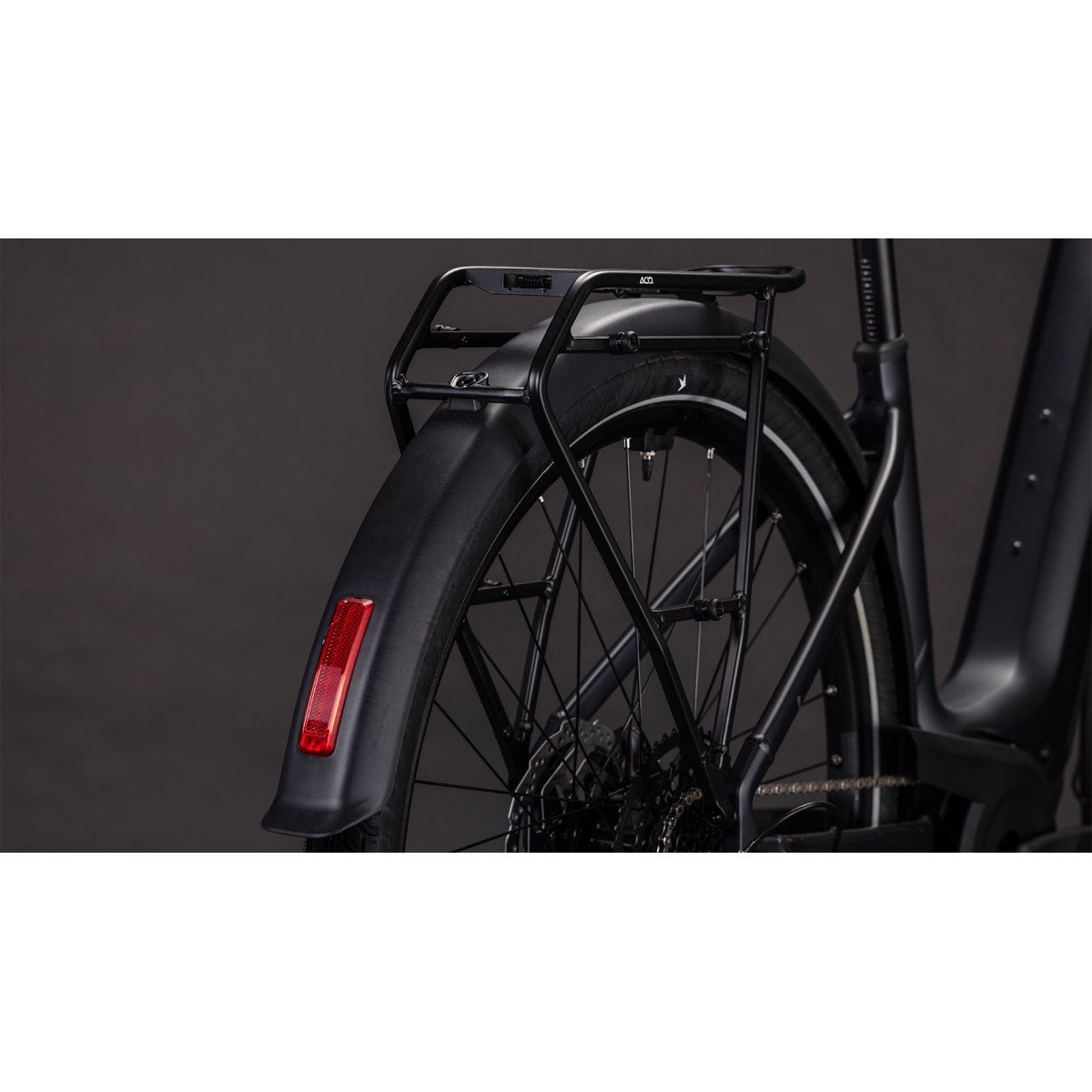 Cube Touring Hybrid ONE 600 Easy Entry coal'n'chrome 2026 elektrinis dviratis