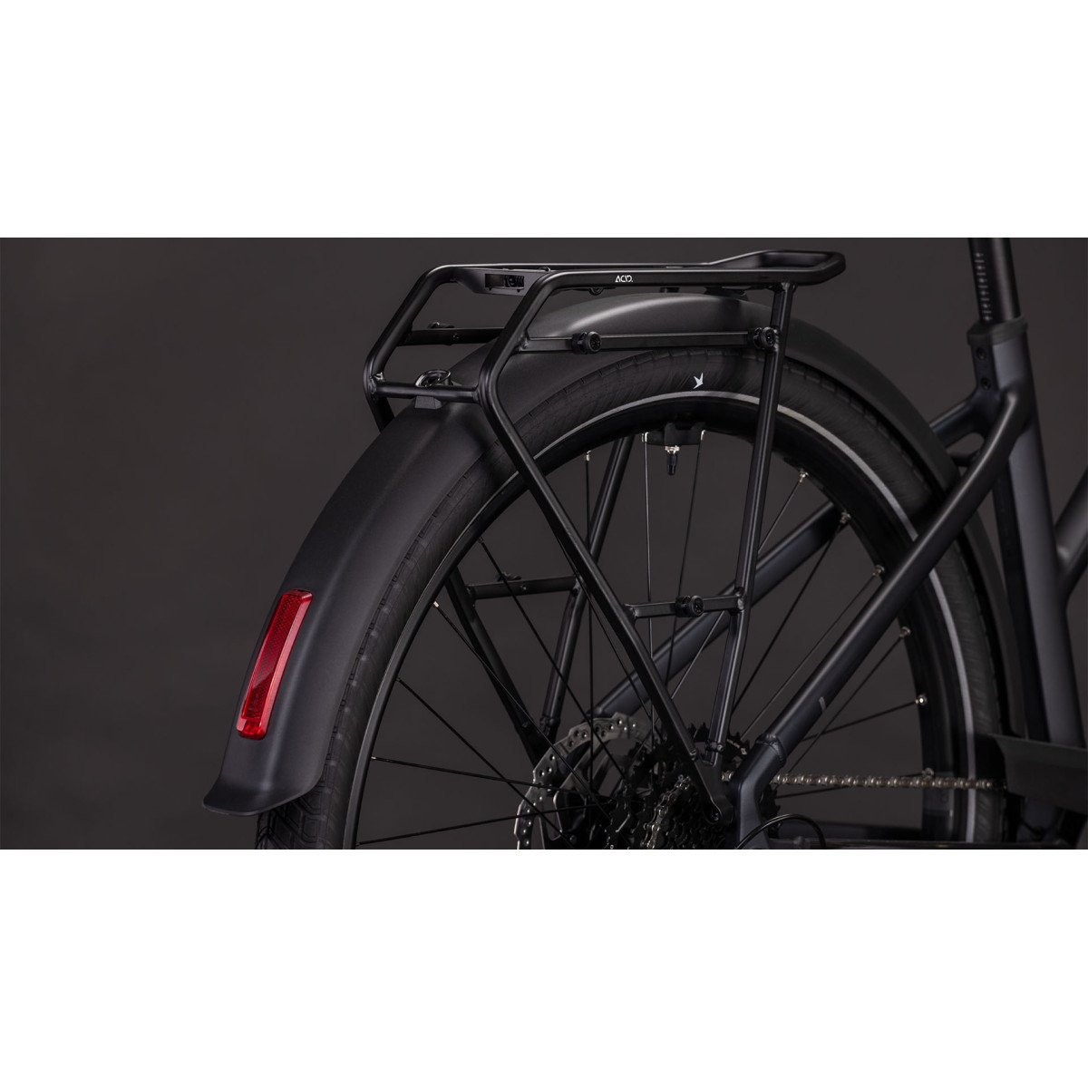 Cube Touring Hybrid ONE 600 Trapeze coal'n'chrome 2026 elektrinis dviratis