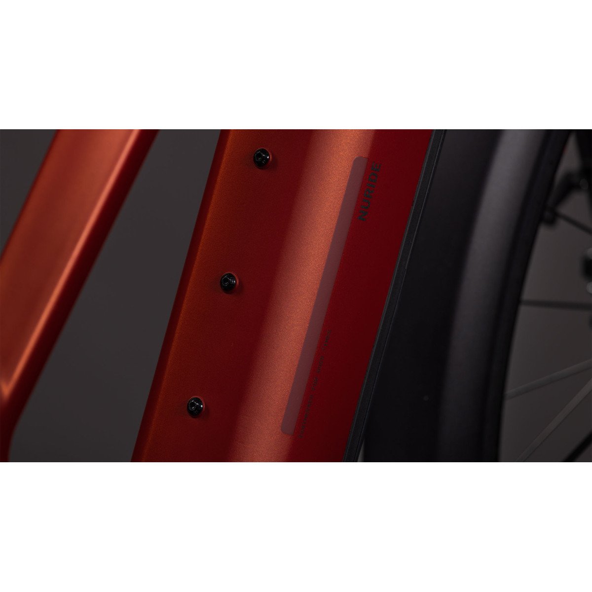 Cube Nuride Hybrid Pro 800 Trapeze chilli'n'black 2026 elektrinis dviratis