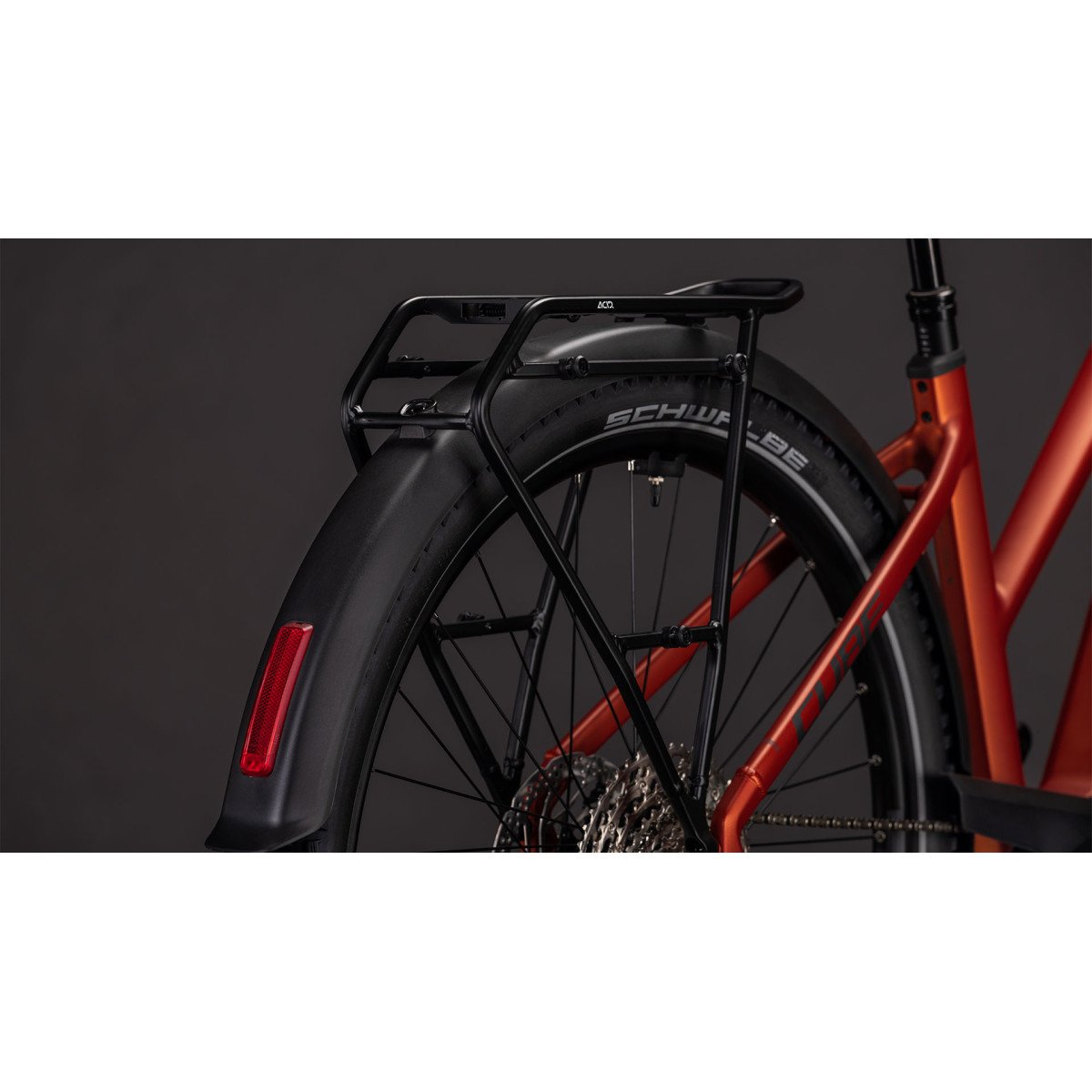 Cube Nuride Hybrid Pro 800 Trapeze chilli'n'black 2026 elektrinis dviratis