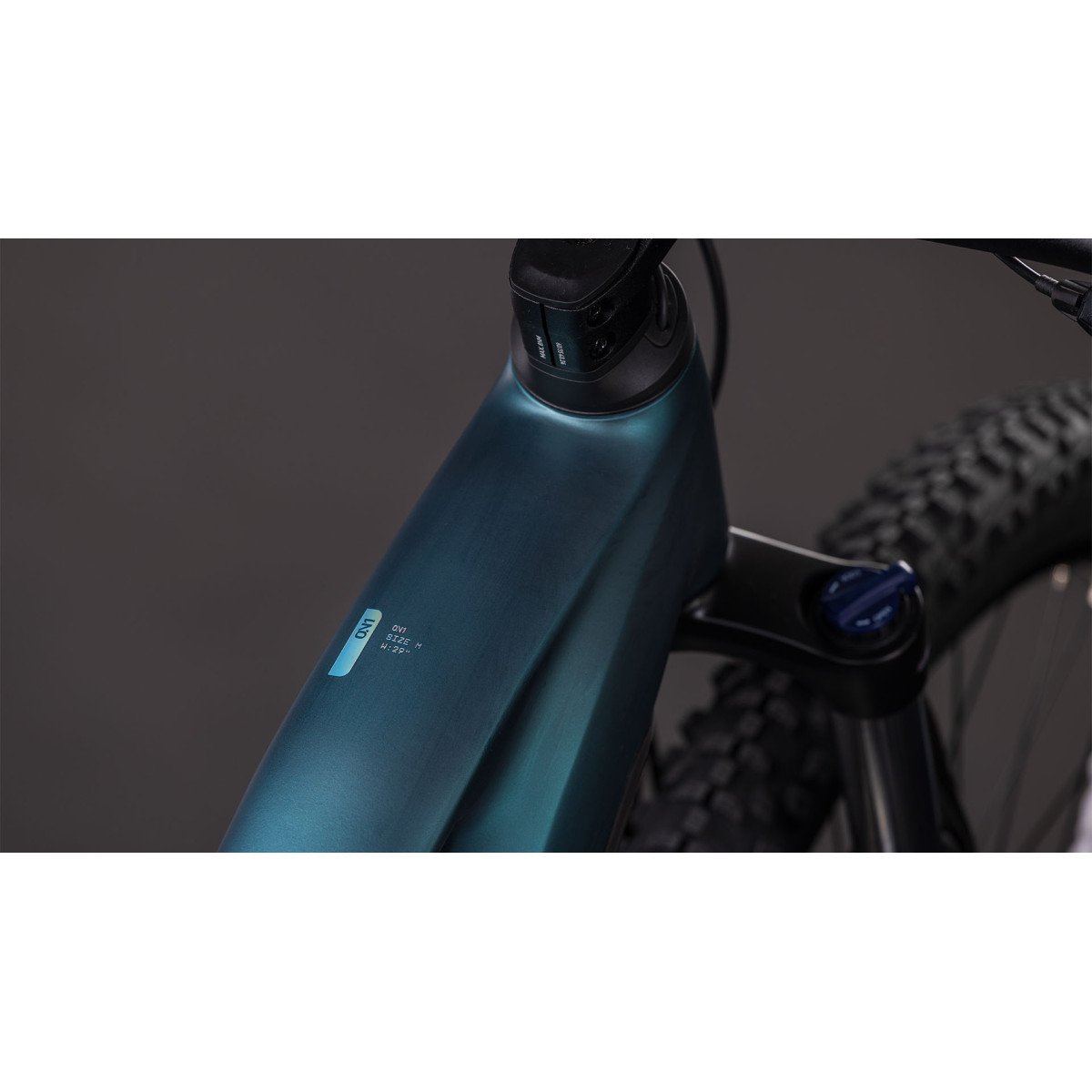 Cube Reaction Hybrid ONE 800 Trapeze 29 royalgreen'n'prism 2026 elektrinis dviratis