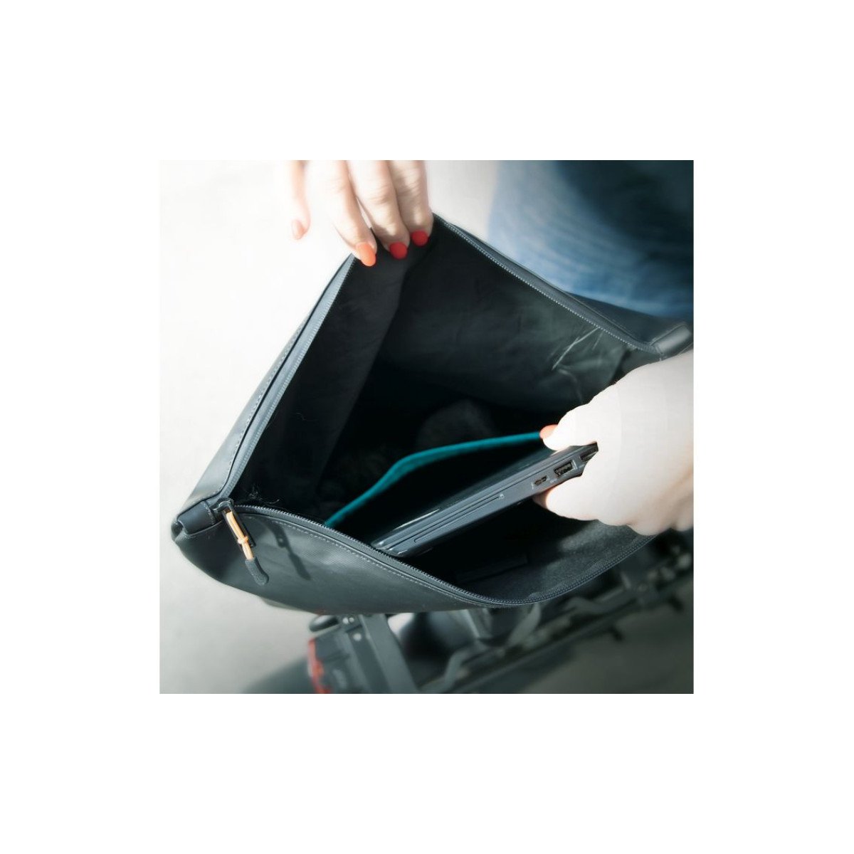 SKS Infinity Urban Sidebag krepšys ant bagažinės, smėlio sp. 20L