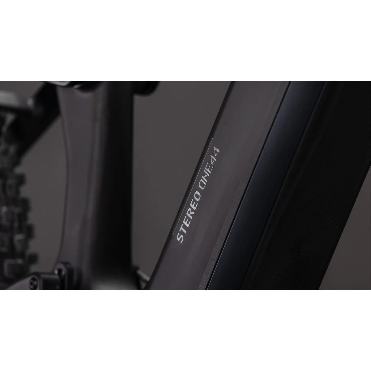 Cube Stereo Hybrid ONE44 HPC Race 800 29 blackline 2026 elektrinis dviratis