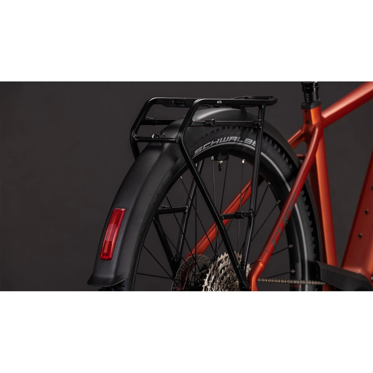 Cube Nuride Hybrid Pro 800 chilli'n'black 2026 elektrinis dviratis