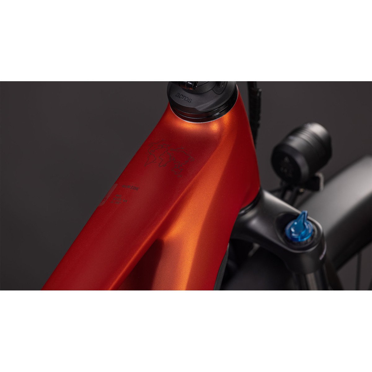 Cube Nuride Hybrid Pro 800 chilli'n'black 2026 elektrinis dviratis