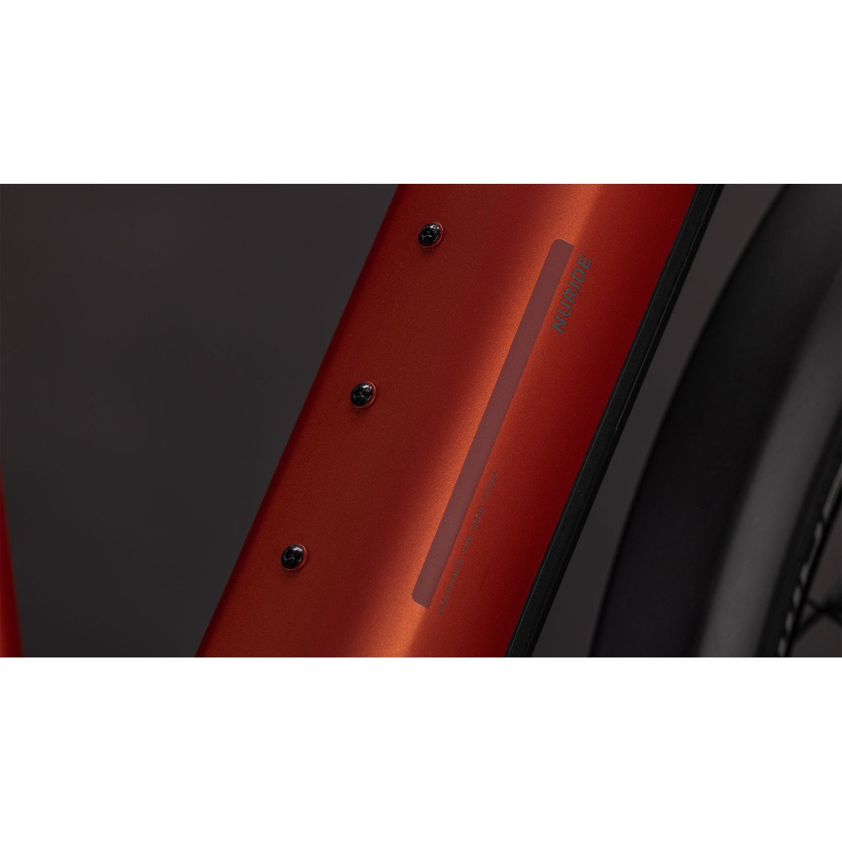 Cube Nuride Hybrid Pro 800 chilli'n'black 2026 elektrinis dviratis