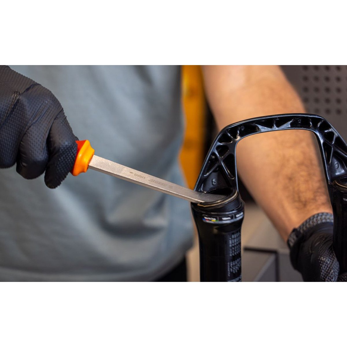 Unior 1707/2 įrankis | amortizuotų šakių dulkių riebokšlių išėmimui