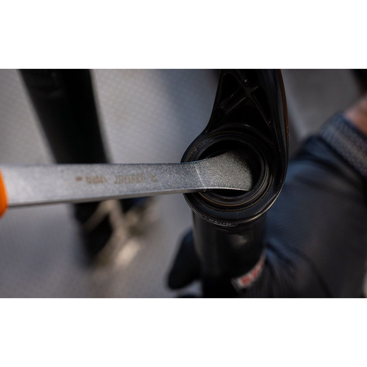 Unior 1707/2 įrankis | amortizuotų šakių dulkių riebokšlių išėmimui