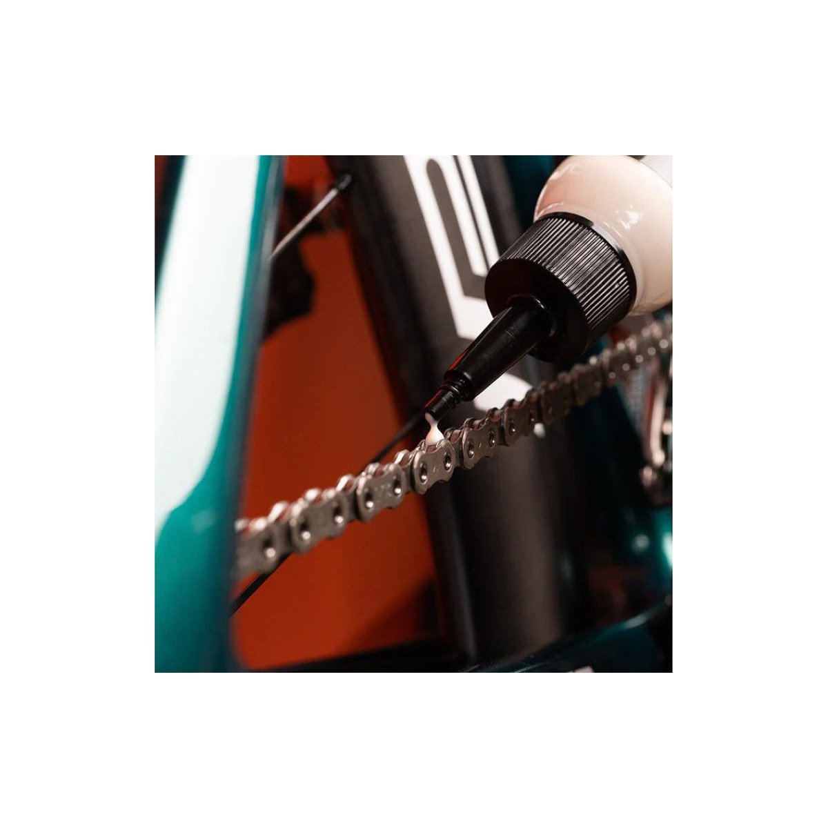 Dynamic Dry Lube tepalas sausoms oro sąlygoms | 100ml