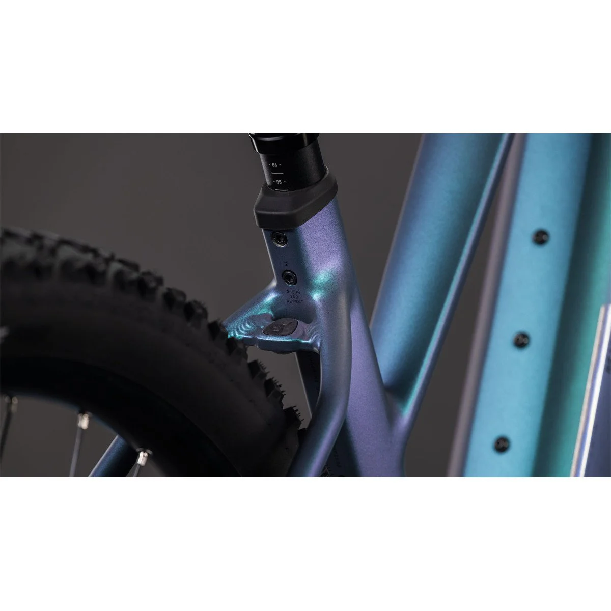 Cube Reaction Hybrid Race 800 Trapeze 29 polarlight'n'prism 2026 elektrinis dviratis