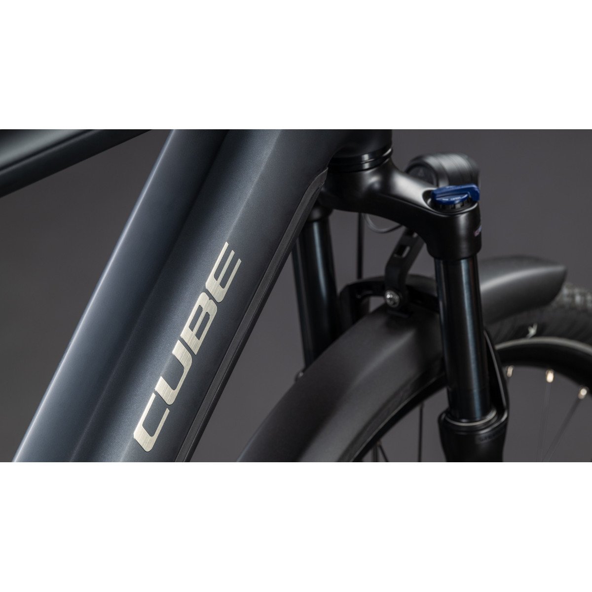 Cube Touring Hybrid ONE 600 coal'n'chrome 2026 elektrinis dviratis