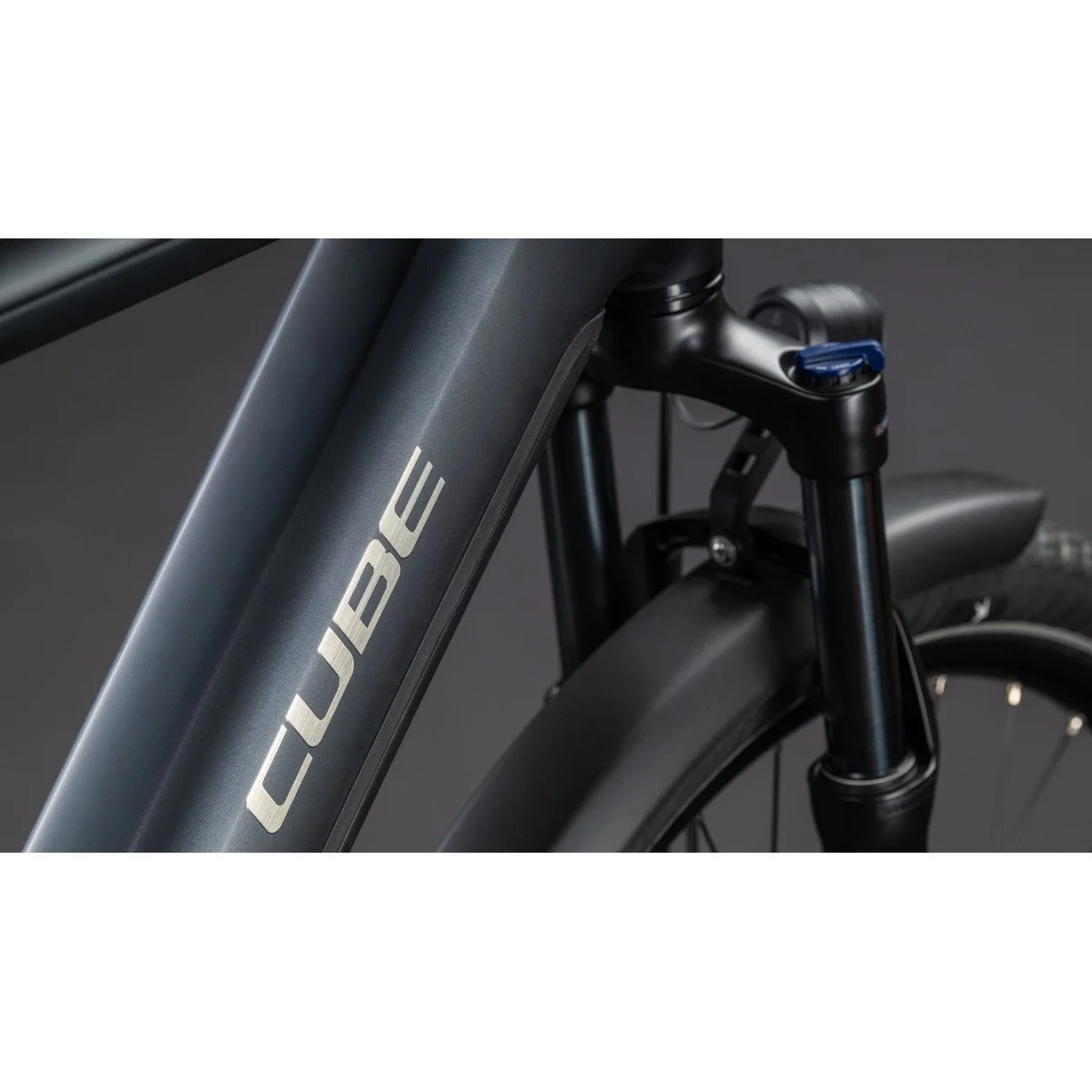 Cube Touring Hybrid ONE 600 coal'n'chrome 2026 elektrinis dviratis