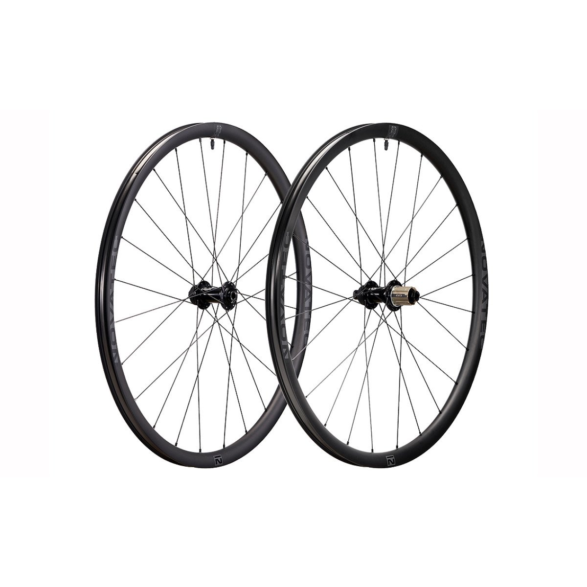 Ratų komplektas 700C Novatec G24 Disc Carbon Gravel 28mm / D791/792 Shimano 11s Ratų komplektas 700C Novatec G24 Disc Carbon Gravel 28mm / D791/792 Shimano 11s